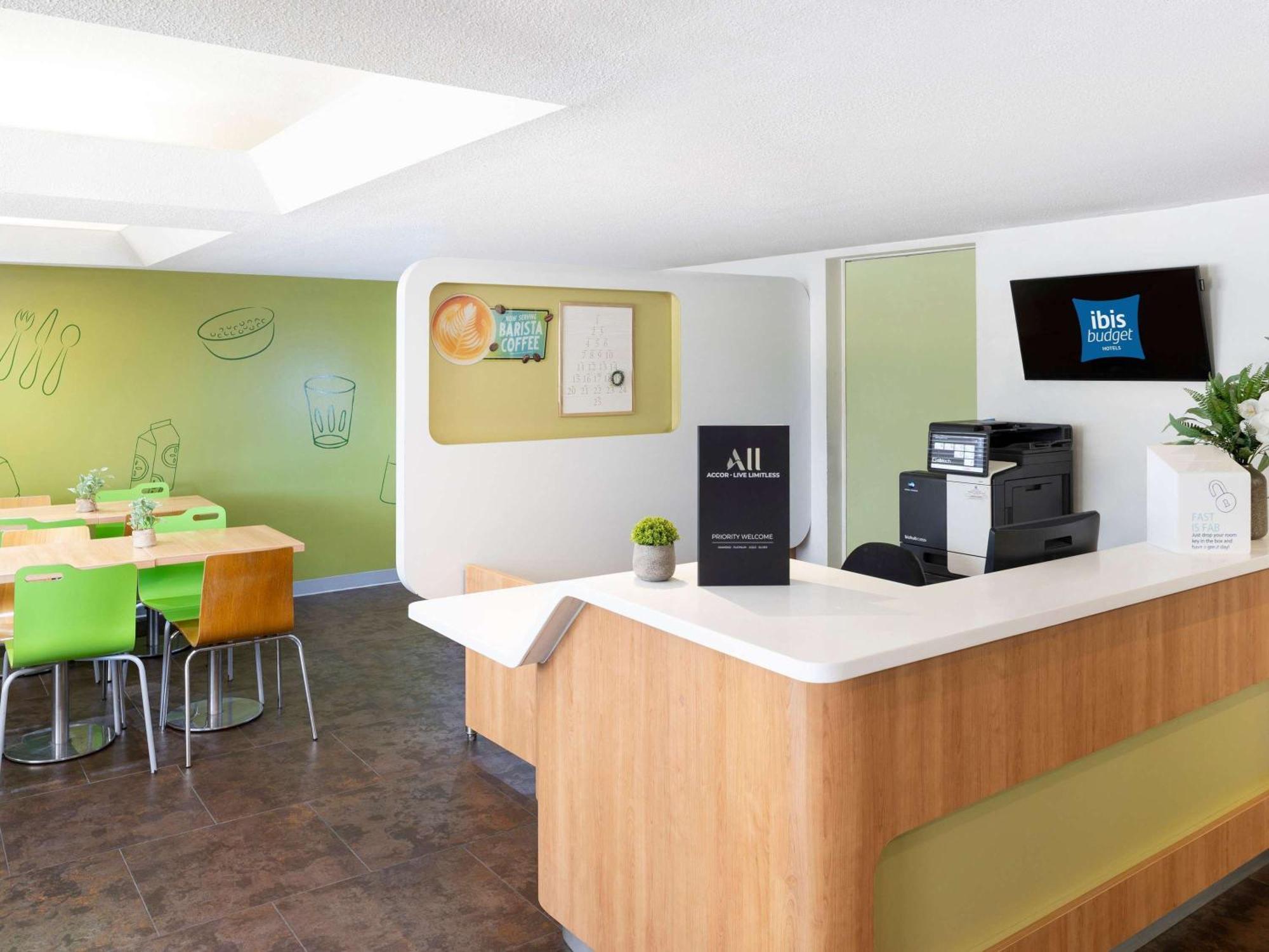 Ibis Budget Canberra Exterior photo