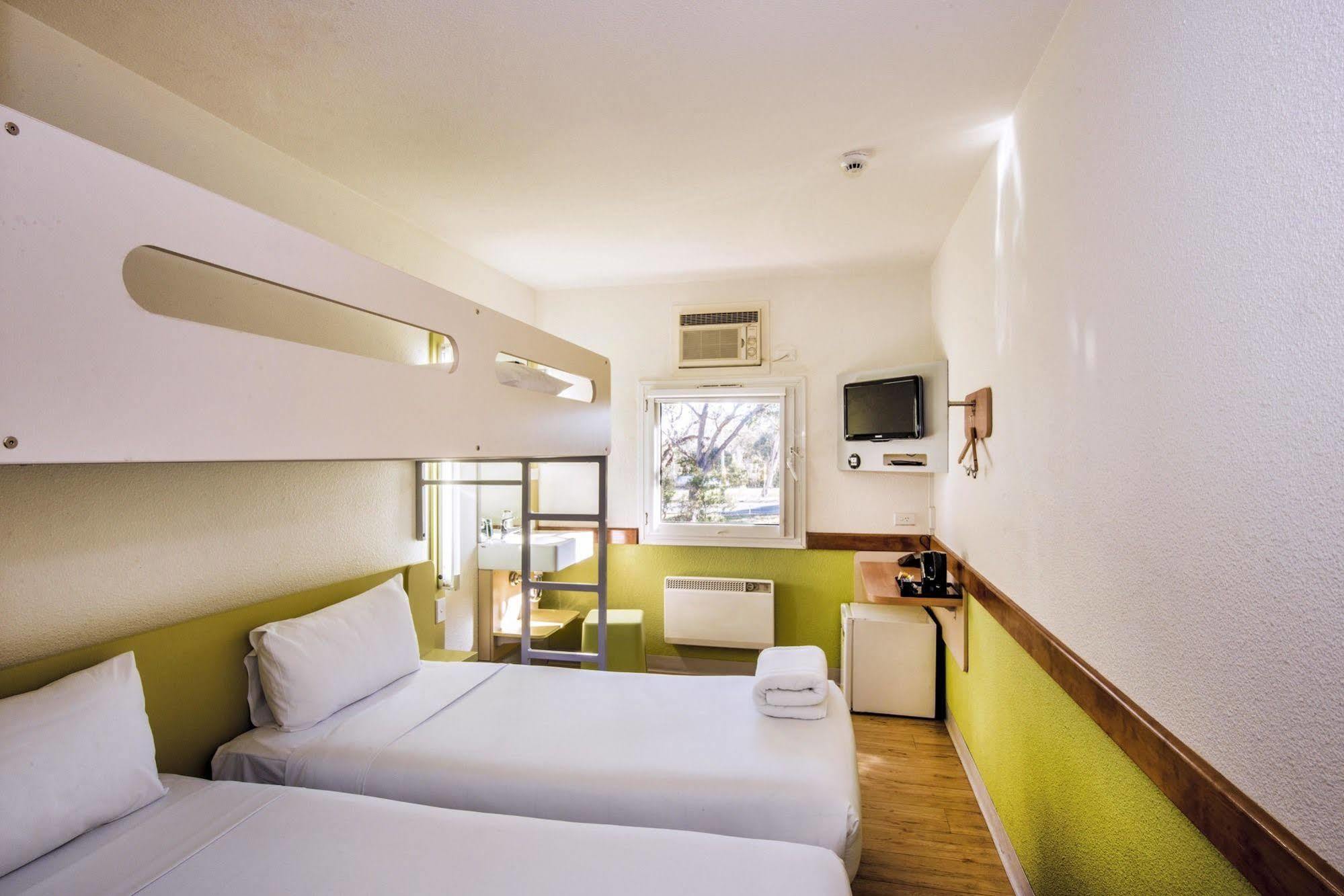 Ibis Budget Canberra Exterior photo